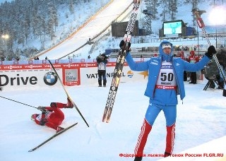 Александр Легков выигрывает 10 км