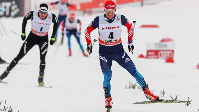 Максим Вылегжанин выиграл скиатлон в