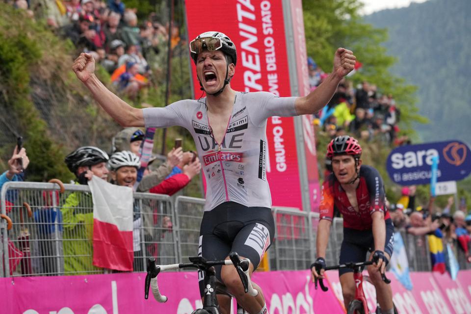 Альмейда выиграл шестнадцатый этап Джиро-2023